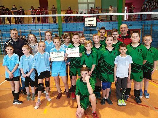 Grafika #0: Eliminacje gminne w minisiatkówce dziewcząt i chłopców.