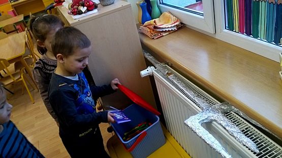 Grafika #4: Dzień brązowy u "Pszczółek"