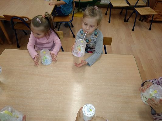 Grafika #1: Zima u Smerfów