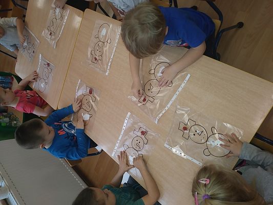 Grafika #3: Zima u Smerfów