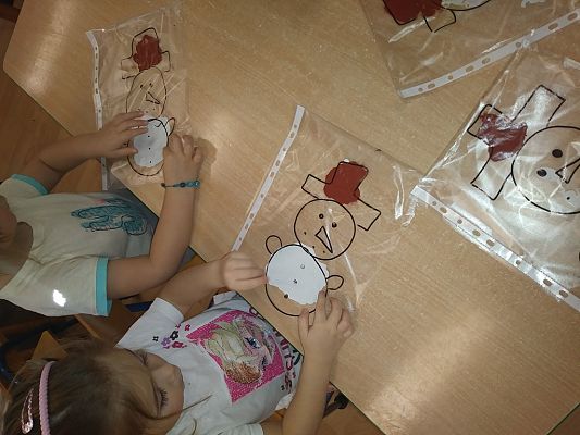 Grafika #10: Zima u Smerfów