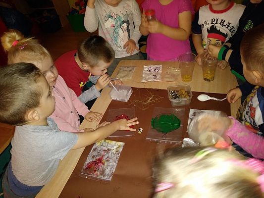 Grafika #17: Zima u Smerfów