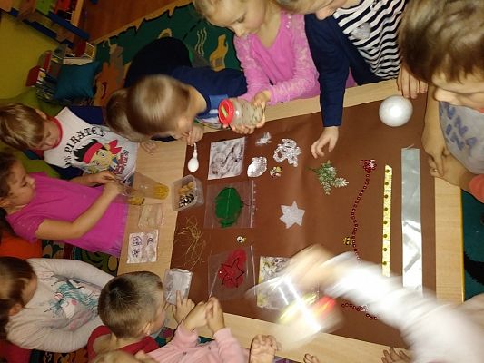 Grafika #18: Zima u Smerfów