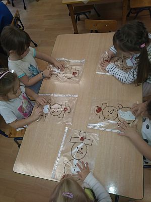 Grafika #5: Zima u Smerfów