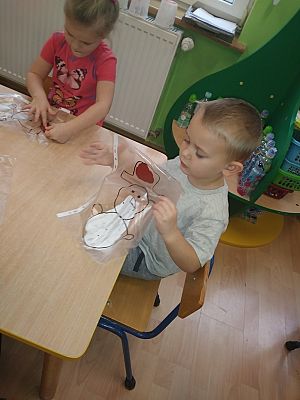 Grafika #8: Zima u Smerfów