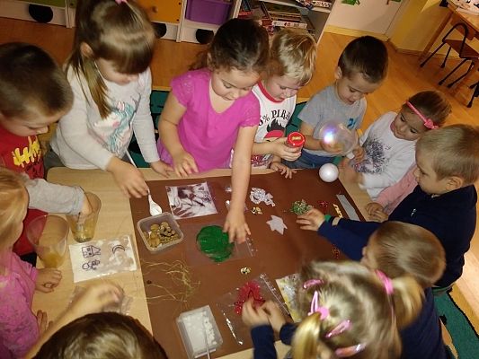 Grafika #15: Zima u Smerfów