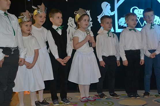 Grafika #4: Świeć gwiazdeczko mała świeć" – Spotkanie Gwiazdkowe w zerówce