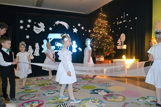 Grafika #13: Świeć gwiazdeczko mała świeć" – Spotkanie Gwiazdkowe w zerówce