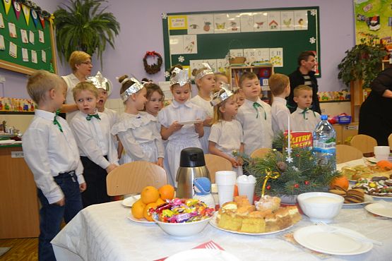 Grafika #17: Świeć gwiazdeczko mała świeć" – Spotkanie Gwiazdkowe w zerówce