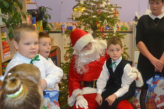 Grafika #21: Świeć gwiazdeczko mała świeć" – Spotkanie Gwiazdkowe w zerówce