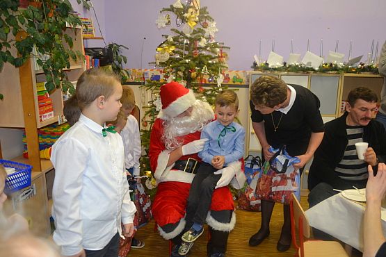 Grafika #25: Świeć gwiazdeczko mała świeć" – Spotkanie Gwiazdkowe w zerówce