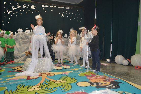 Grafika #8: BIAŁA MAGIA MIĘDZY NAMI – spotkanie w przedszkolu