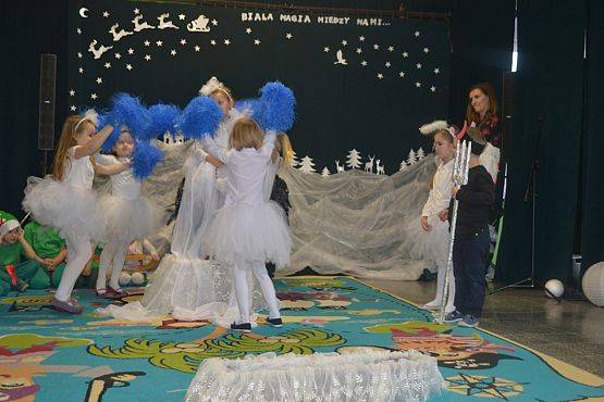 Grafika #14: BIAŁA MAGIA MIĘDZY NAMI – spotkanie w przedszkolu