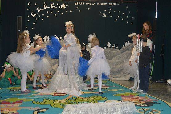 Grafika #15: BIAŁA MAGIA MIĘDZY NAMI – spotkanie w przedszkolu