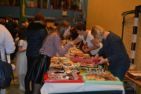 Grafika #16: Rodzinny Kiermasz Świąteczny