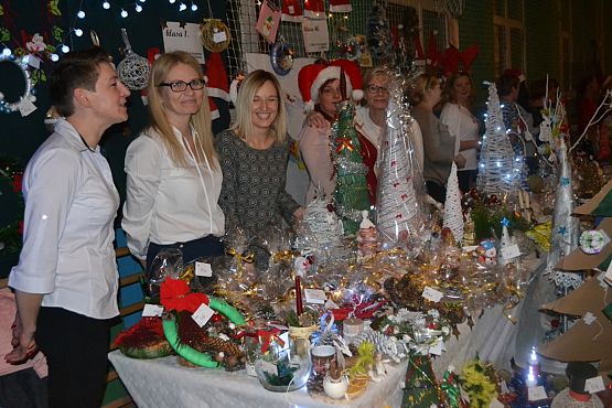 Grafika #19: Rodzinny Kiermasz Świąteczny