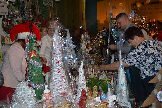 Grafika #20: Rodzinny Kiermasz Świąteczny