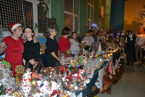 Grafika #23: Rodzinny Kiermasz Świąteczny