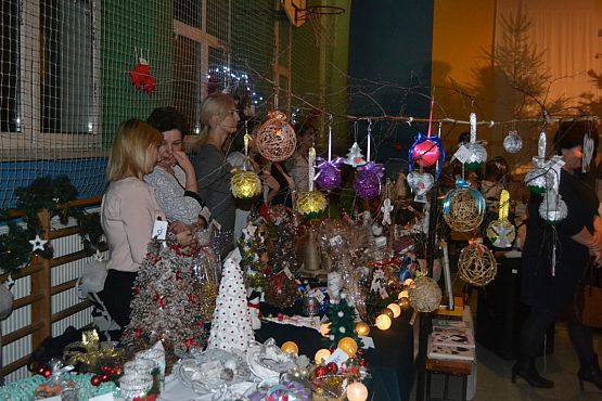 Grafika #24: Rodzinny Kiermasz Świąteczny