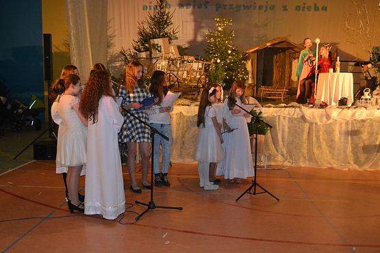 Grafika #4: Rodzinny Kiermasz Świąteczny - zdjęcia