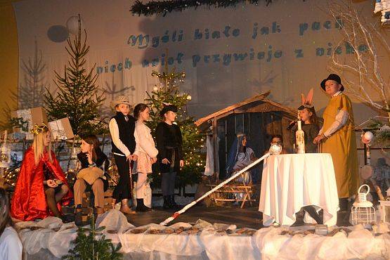 Grafika #6: Rodzinny Kiermasz Świąteczny - zdjęcia