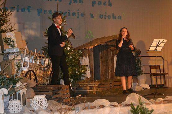 Grafika #22: Rodzinny Kiermasz Świąteczny - zdjęcia