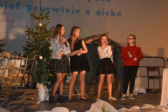 Grafika #25: Rodzinny Kiermasz Świąteczny - zdjęcia