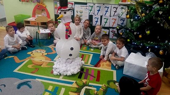 Grafika #0: Dzień biały u "Pszczółek"