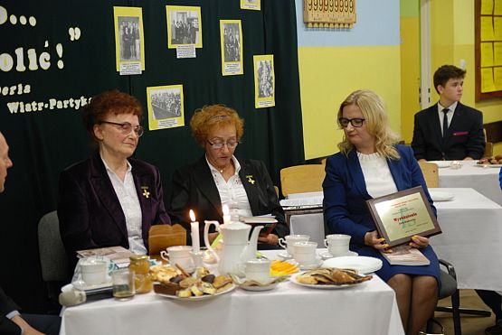 Grafika #10: Spotkanie z Panią Zofią Bladowską oraz Panią Krystyną Olszewską- zesłanymi na Syberię