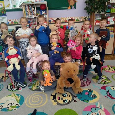 Grafika #1: Dzień Pluszowego Misia