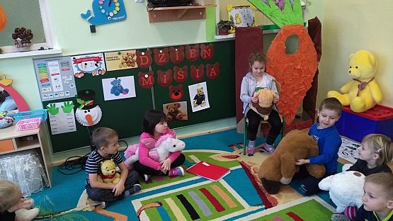 Grafika #2: Dzień Pluszowego Misia