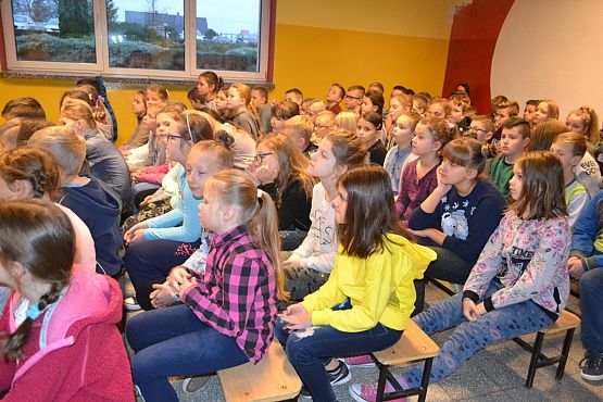 Grafika #4: Spektakl profilaktyczny – Kto, jak nie ja