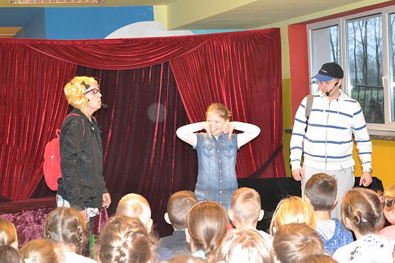 Grafika #16: Spektakl profilaktyczny – Kto, jak nie ja