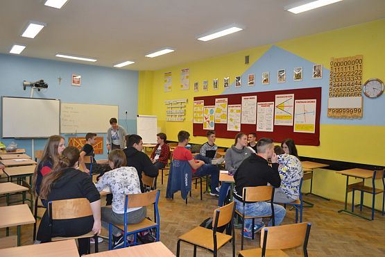 Grafika #4: Warsztaty profilaktyczne Cienka Czerwona Linia