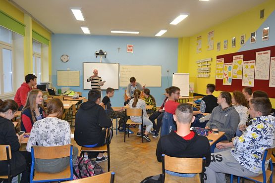 Grafika #6: Warsztaty profilaktyczne Cienka Czerwona Linia