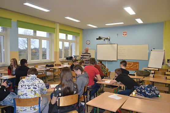 Grafika #8: Warsztaty profilaktyczne Cienka Czerwona Linia