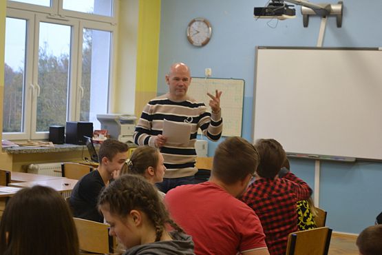 Grafika #9: Warsztaty profilaktyczne Cienka Czerwona Linia