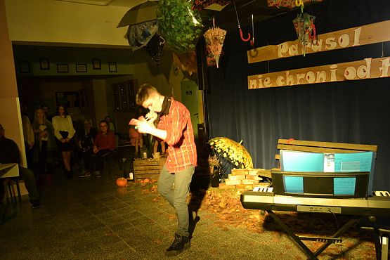 Grafika #26: Jesienne śpiewogranie