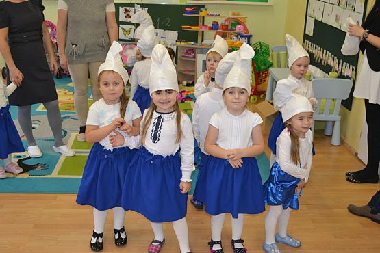 Grafika #1: Pasowanie na przedszkolaka.