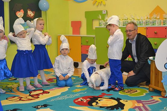 Grafika #13: Pasowanie na przedszkolaka.