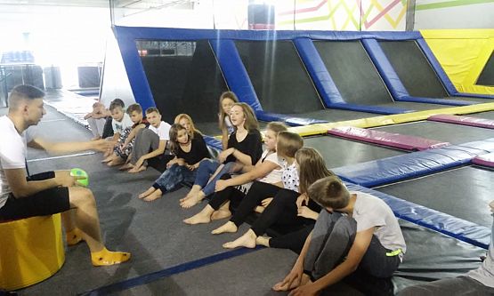 Grafika #10: 19 X Klasa VI i VII w Jumpin