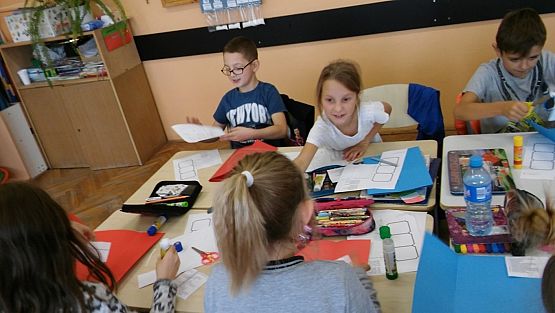 Grafika #4: 3a SP tworzy lapbooki