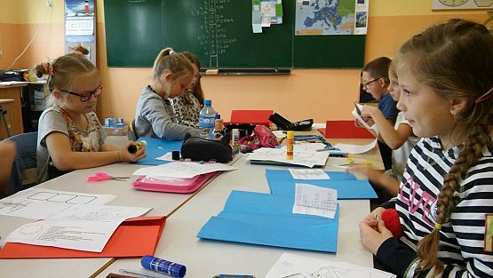 Grafika #6: 3a SP tworzy lapbooki