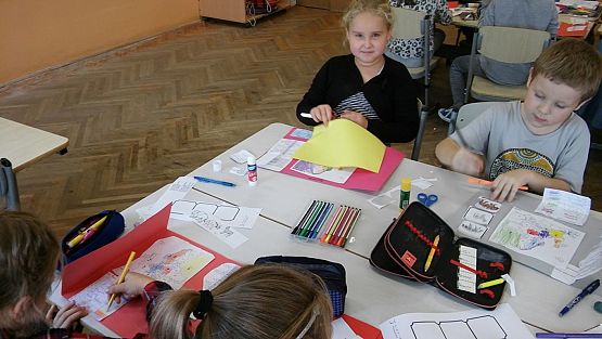 Grafika #9: 3a SP tworzy lapbooki