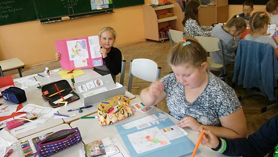 Grafika #10: 3a SP tworzy lapbooki