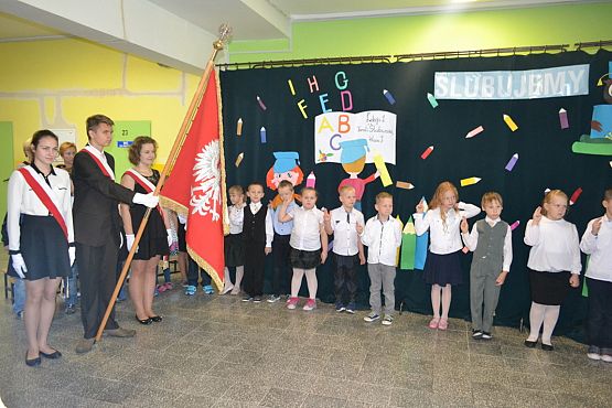 Grafika #5: Ślubowanie klasy pierwszej