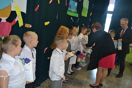 Grafika #11: Ślubowanie klasy pierwszej