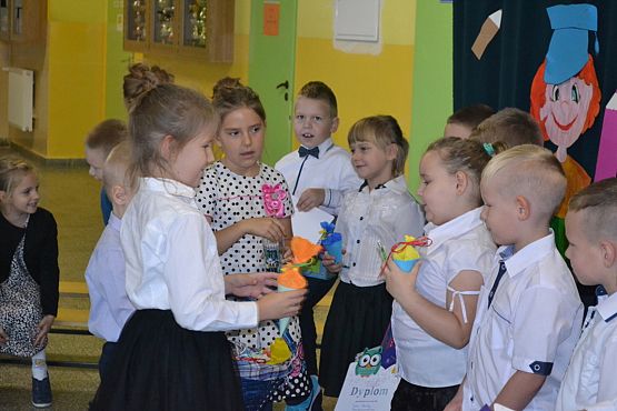 Grafika #16: Ślubowanie klasy pierwszej