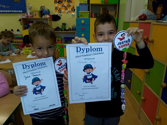 Grafika #1: Święto Chłopców, święto Dziewczynek