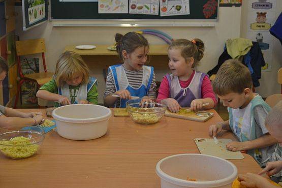 Grafika #5: Jesienna sałatka w zerówce